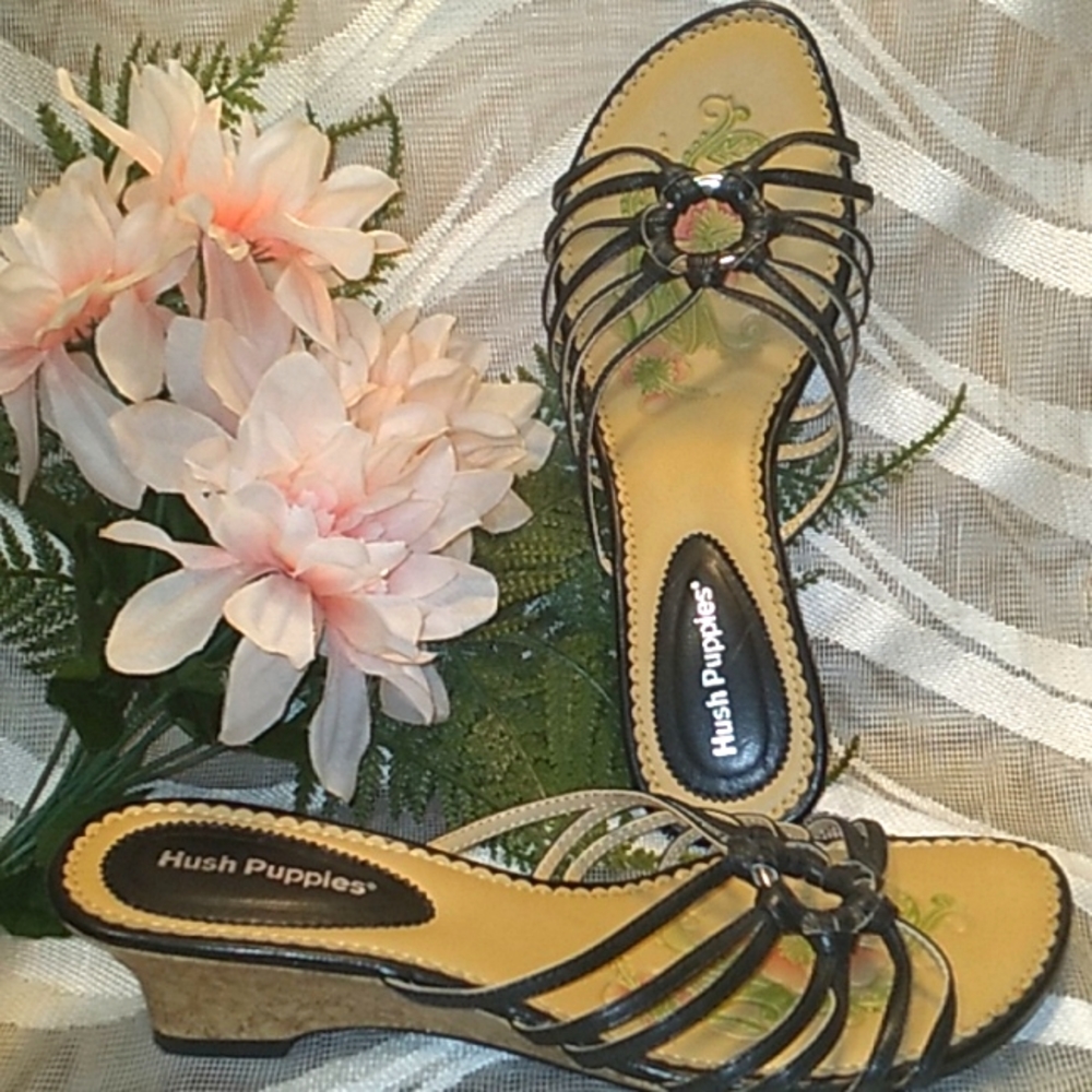 Gorgeous Small Wedge Hush Puppies Sandals-Like New